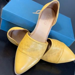 BUENO FLATS, Yellow